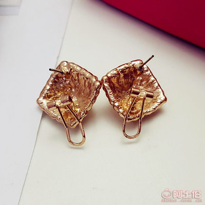 【天夫飾品促銷大優惠尾單耳釘套裝合格品質量廠家混批珍珠水鉆好耳針耳釘 耳飾 隨機拼裝 花朵 星星 小星星耳釘 地攤賣什么】哈爾濱市透籠輕工批發市場天夫飾品行 - 產品庫